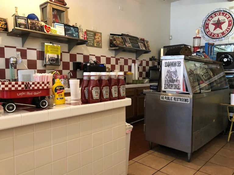 Daddy O’s Rockin Cafe, a dog-friendly restaurant in Upland, California