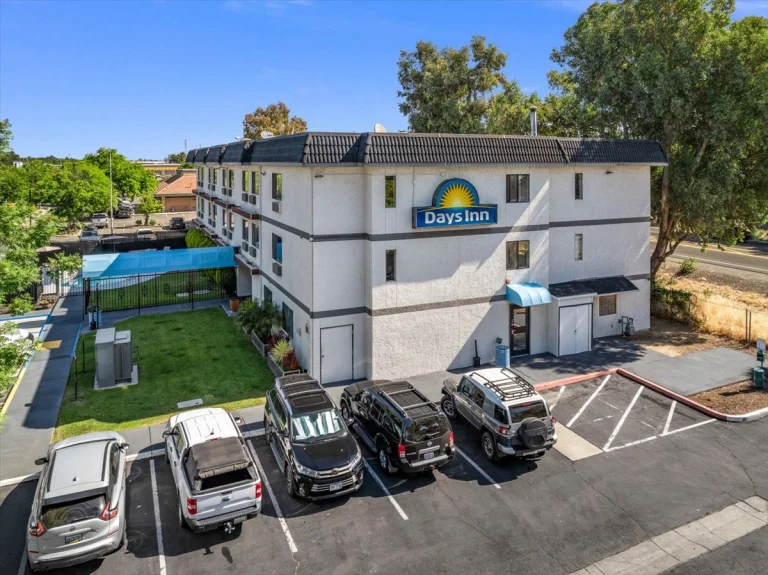 Days Inn Woodland, a dog-friendly hotel in Woodland, California