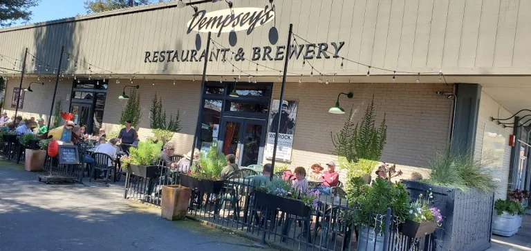 Dempsey’s Restaurant, a dog-friendly restaurant in Petaluma, California