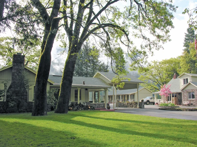Dunsmuir Lodge
