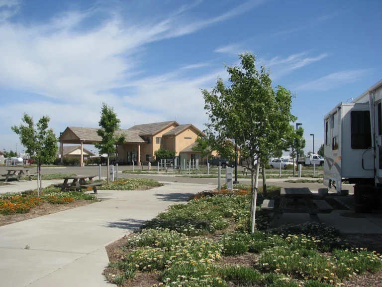 Flag City RV Resort, a dog-friendly campground in Lodi, California
