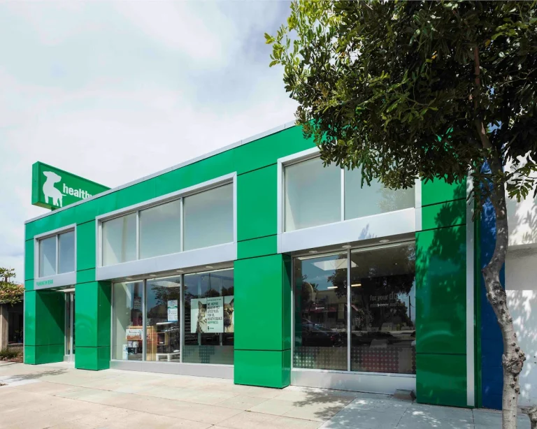 Healthy Spot, a dog-friendly pet supply store in Manhattan Beach, California