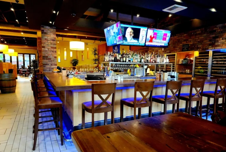 Hoppy’s Railyard Kitchen, a dog-friendly bar in Sacramento, California