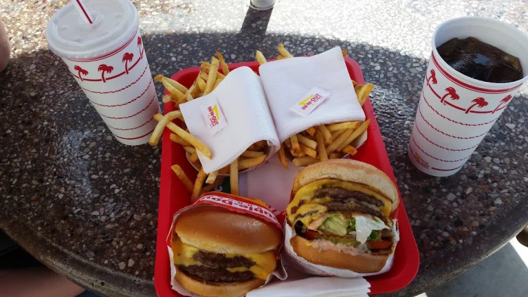 In-N-Out Burger, a dog-friendly restaurant in Huntington Beach, California
