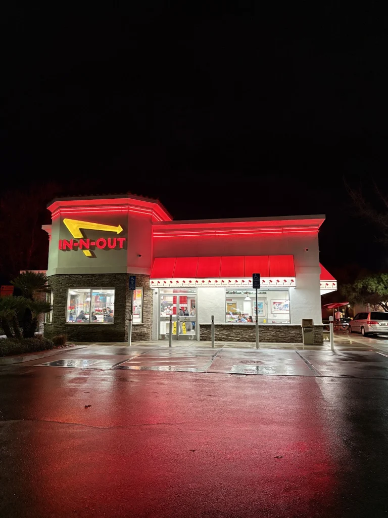 In-N-Out Burger, a dog-friendly restaurant in Manteca, California