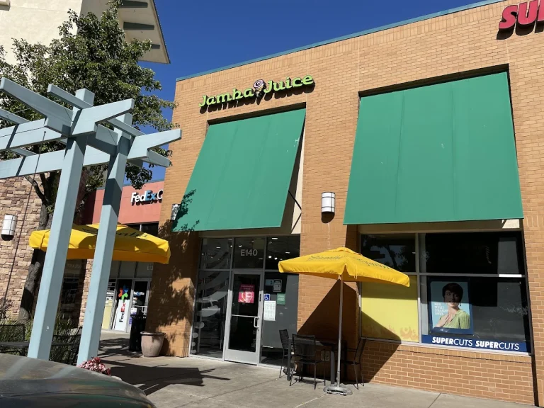 Jamba Juice, a dog-friendly restaurant in West Sacramento, California