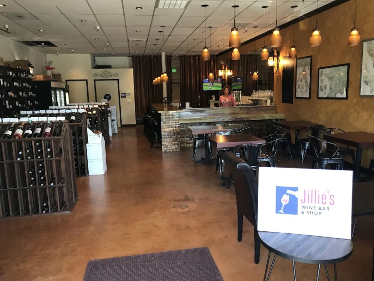 Jillie’s Wine Bar and Shop, a dog-friendly bar in San Anselmo, California