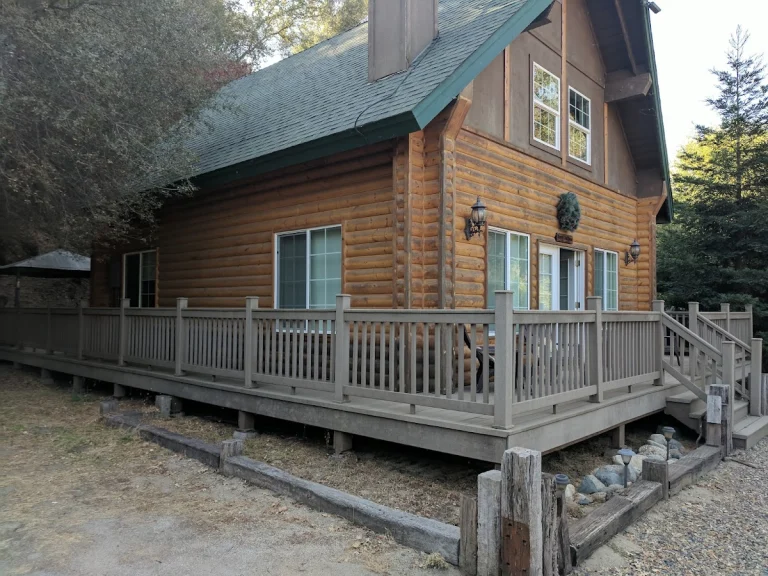 Kaweah Park Resort Inc, a dog-friendly campground in Three Rivers, California