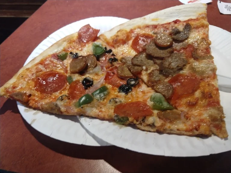 Landini's Pizza, a dog-friendly restaurant in San Diego, California