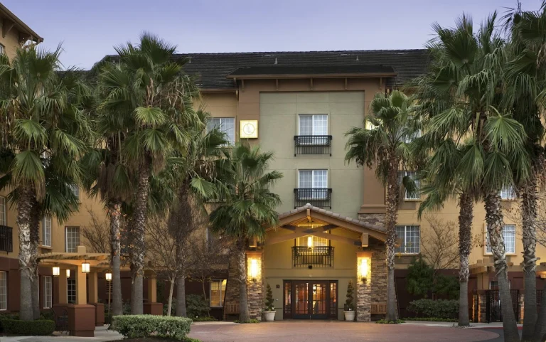Larkspur Landing Pleasanton