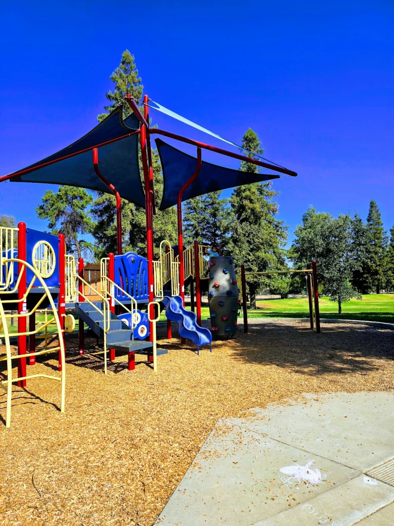 Letterman Park Dog Park, a dog-friendly dog park in Fresno County, California