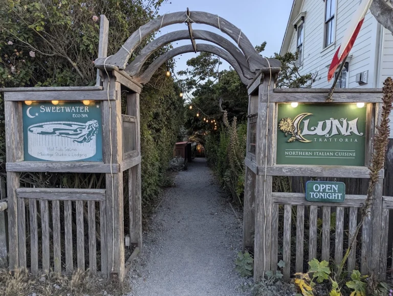 Luna Trattoria, a dog-friendly restaurant in Mendocino, California