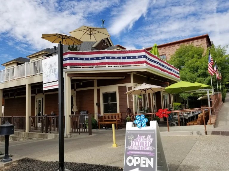 Marly and Moo, a dog-friendly restaurant in Folsom, California