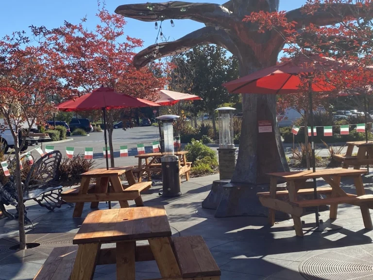 Mary's Pizza Shack, a dog-friendly restaurant in Novato, California