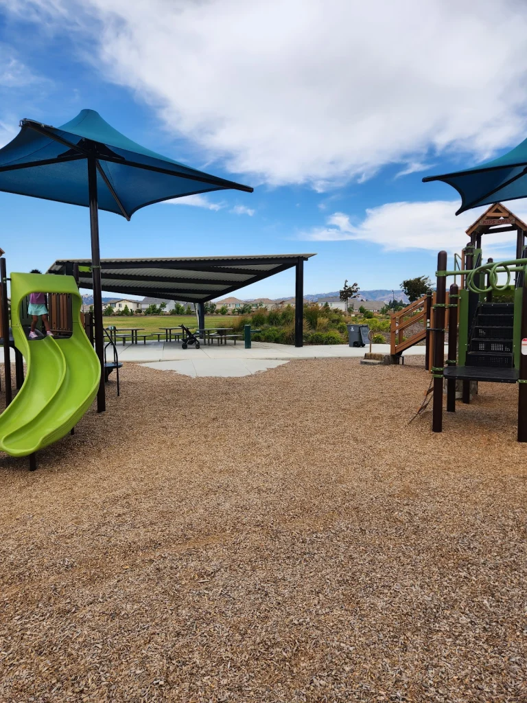 Nashe Mesto Park, a dog-friendly hiking trail in Vacaville, California