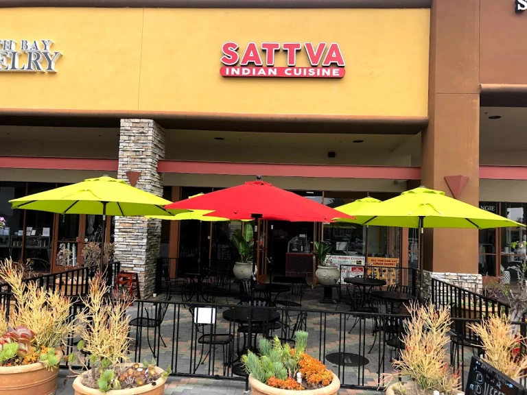 Native Foods Cafe, a dog-friendly restaurant in Aliso Viejo, California