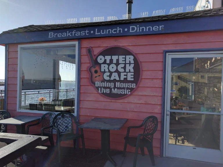 Otter Rock Cafe, a dog-friendly restaurant in Morro Bay, California