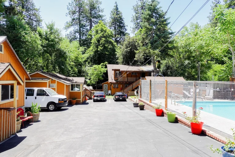 OYO Sleepy Hollow, Crestline Google Places photo