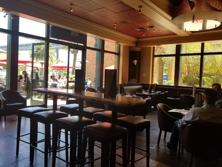 Palomino Restaurant & Bar, a dog-friendly restaurant in San Francisco, California