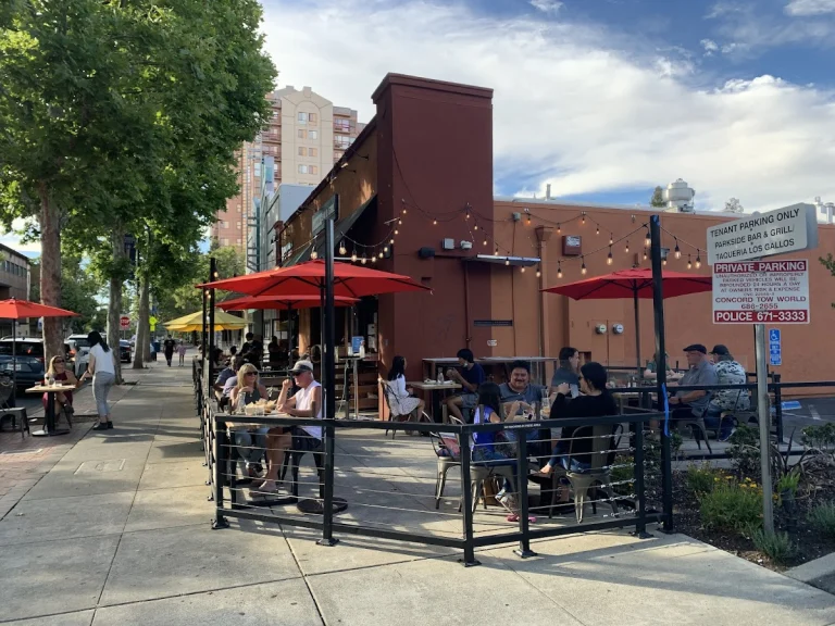 Parkside Bar & Grill, a dog-friendly bar in Concord, California