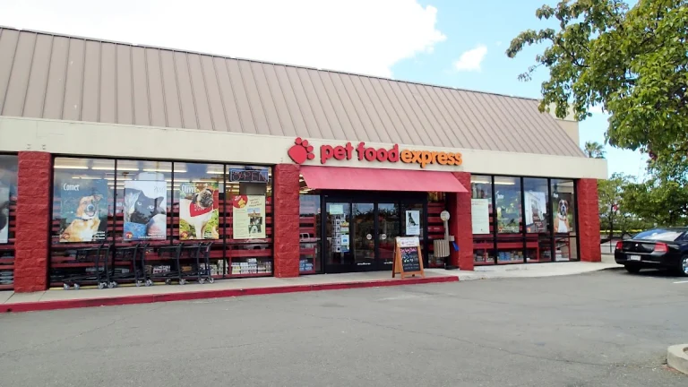 Pet Food Express Pinole, a dog-friendly pet supply store in Pinole, California