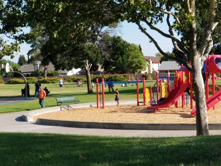 Pheasant Country Park, a dog-friendly hiking trail in Vacaville, California