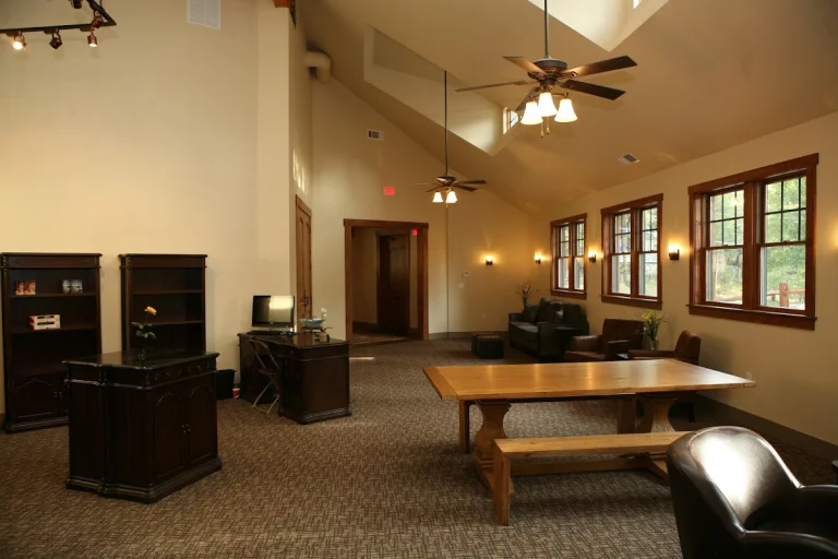 RockyDell Retreat, a dog-friendly restaurant in Crestline, California