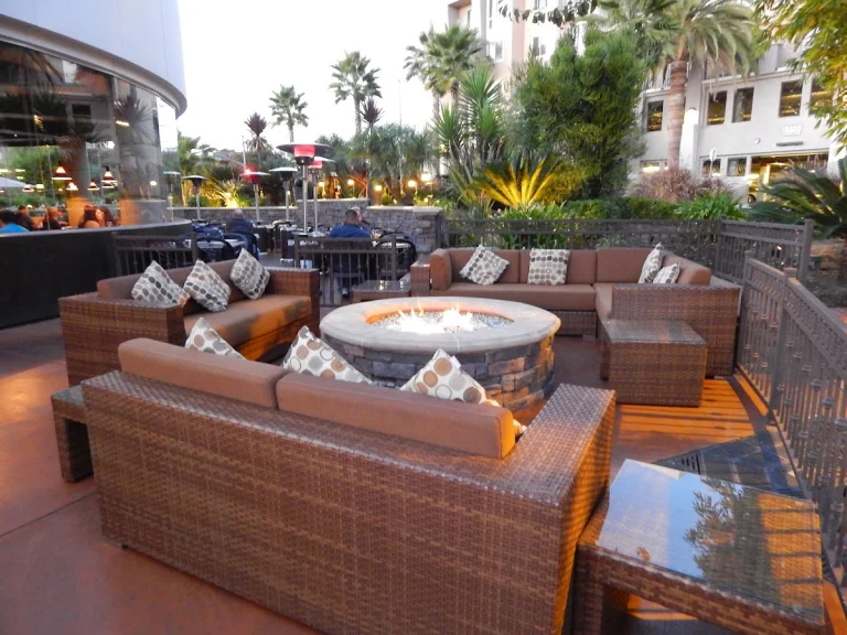 Sammy’s Woodfired Pizza, a dog-friendly restaurant in La Mesa, California