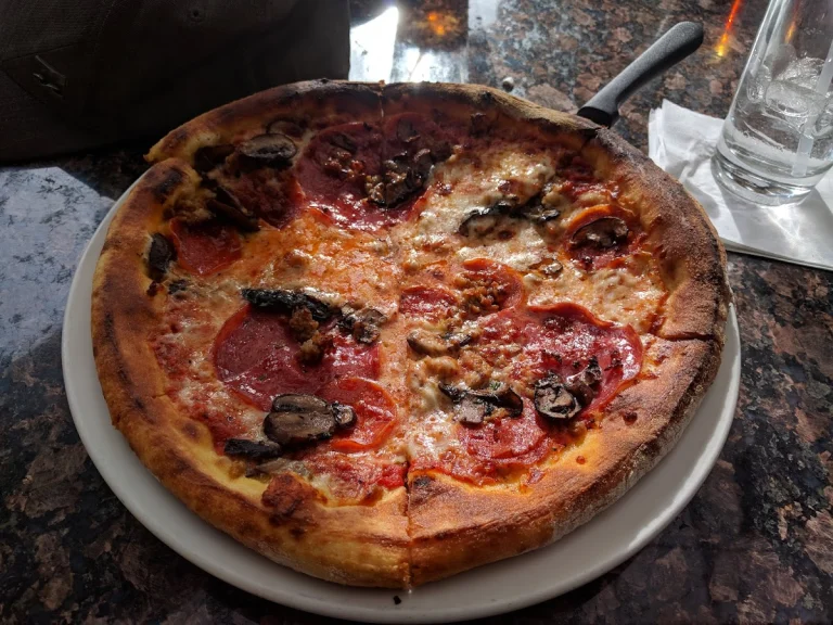 Sammy’s Woodfired Pizza, a dog-friendly restaurant in San Diego, California