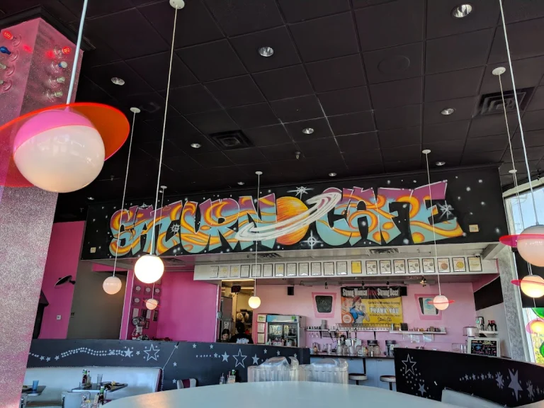 Saturn Cafe, a dog-friendly restaurant in Santa Cruz, California