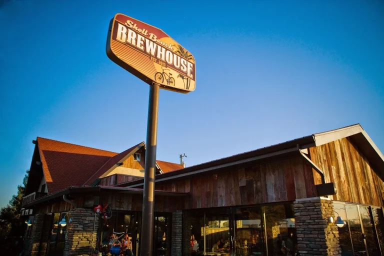 Shell Beach Brewhouse, a dog-friendly restaurant in Shell Beach, California