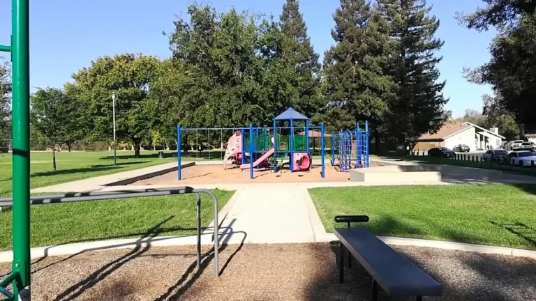 Sunriver Park, a dog-friendly park in Rancho Cordova, California