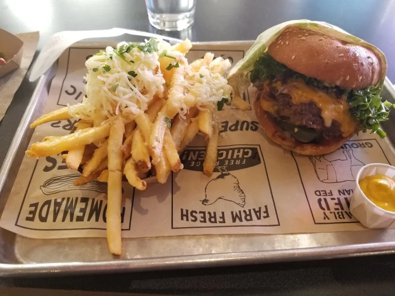 Super Duper Burgers - Novato, a dog-friendly restaurant in Novato, California