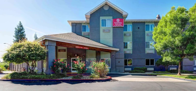 SureStay Redding, a dog-friendly hotel in Redding, California