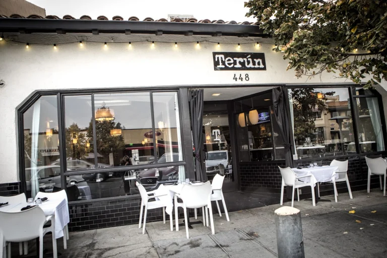 Terun Pizzeria, a dog-friendly restaurant in Palo Alto, California