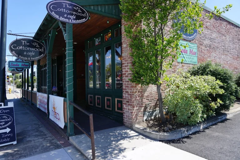 The Cottonwood Cafe Oakdale, a dog-friendly restaurant in Oakdale, California