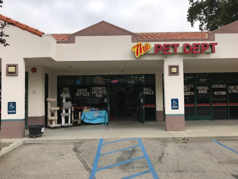 The Pet Department, a dog-friendly pet supply store in Paso Robles, California