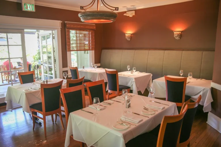 Towne House Restaurant, a dog-friendly restaurant in Lodi, California
