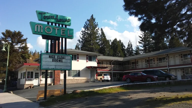 Townhouse Motel