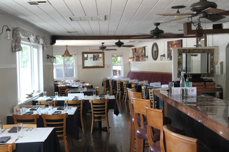 Walter Hansel Wine and Bistro, a dog-friendly restaurant in Santa Rosa, California