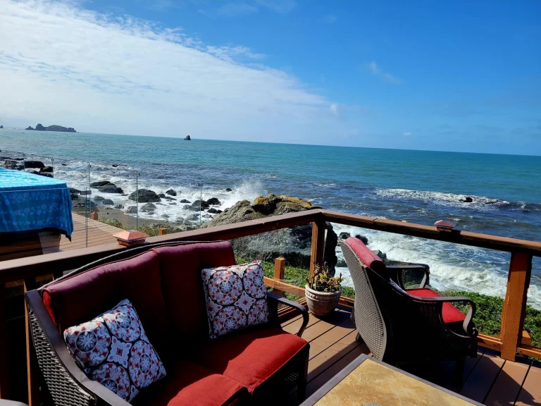 White Rock Resort – Ocean Front View Cabins – Smith River, CA