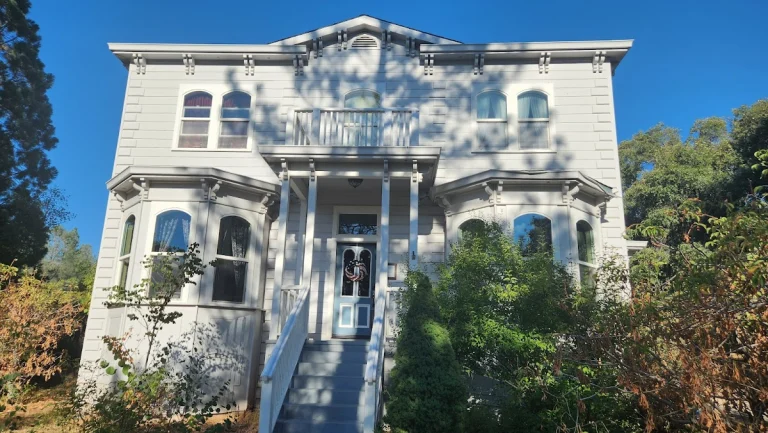 Yosemite Rose Bed and Breakfast