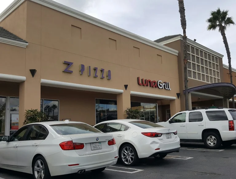 Z Pizza, a dog-friendly restaurant in Aliso Viejo, California