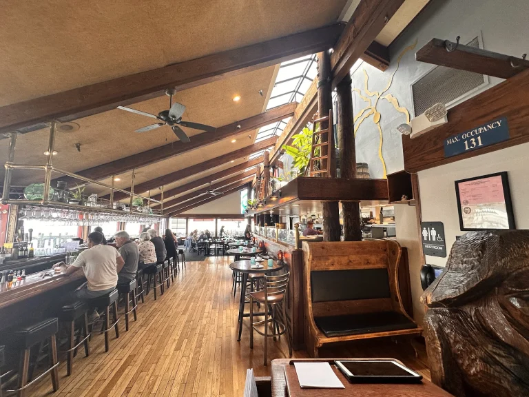Rocker Oysterfeller’s at the Wharf